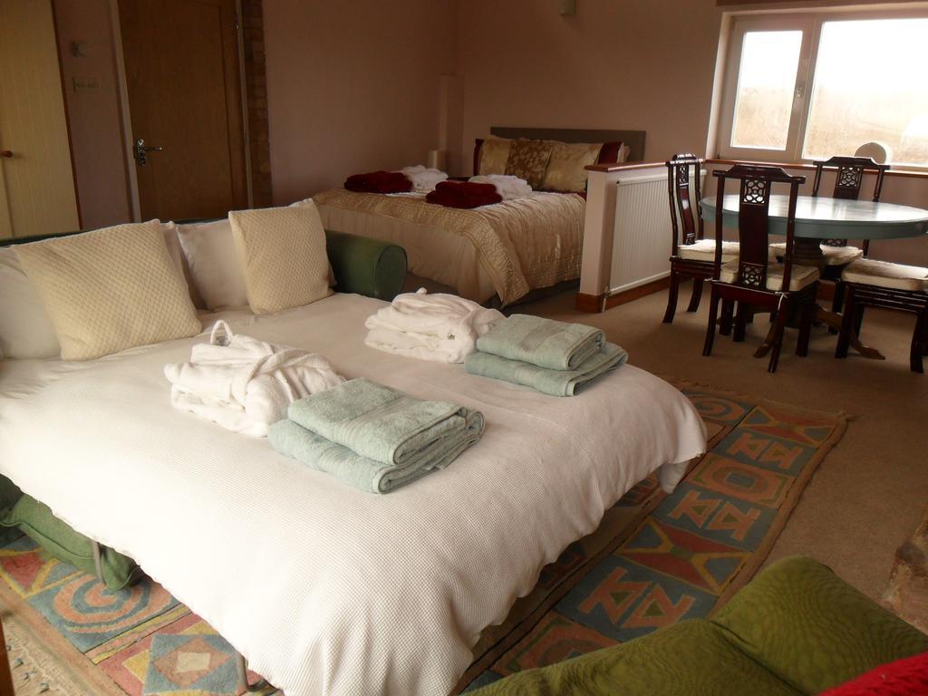 Bank Cottage B&B นิวพอร์ต ภายนอก รูปภาพ