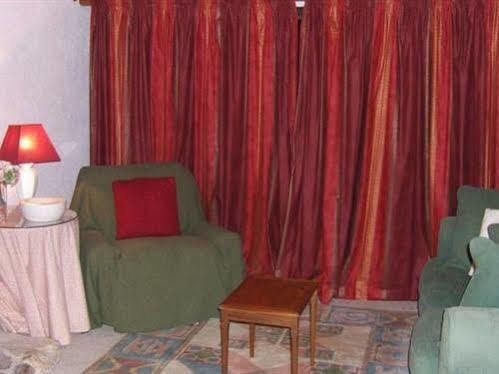 Bank Cottage B&B นิวพอร์ต ภายนอก รูปภาพ