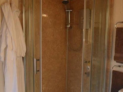 Bank Cottage B&B นิวพอร์ต ภายนอก รูปภาพ